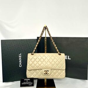 Chanel Medium Classic Flap Light Beige Lambskin 24K GHW